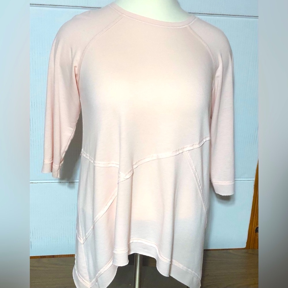 Chico’s size 3 butter soft long sleeve handkerchief hem PINK pullover.